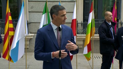 Sánchez critica los nostálgicos del franquismo y los herederos de la dictadur