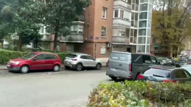 Muere una mujer tras tirarse desde un décimo en Madrid con sus dos hijos de tres años