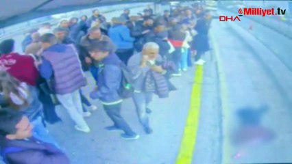 İstanbul'da durakta bayılan çocuk metrobüsün altında kalarak yaralandı