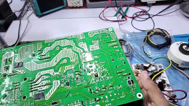 Haier Dc inverter ac E7 error code outdoor pcb Ac pcb Repairing training institute in Pakistan Babar