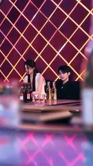 Bos mafia tak percaya wanita, tapi jatuh hati pada siswi 19th yang memohon bantuannya