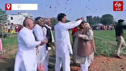 ਹੈਲੀਕਾਪਟਰ ਦਾ ਕ੍ਰੇਜ਼, ਵਿਆਹ ਸਬੰਧੀ ਰੱਖੇ ਸਮਾਗਮ ਦਾ ਸੱਦਾ ਦੇਣ ਲਈ ਚਾਪਰ ’ਤੇ ਪੇਕੇ ਪਹੁੰਚੀ ਭੈਣ