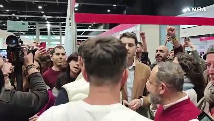 A Piu' Libri Piu' Liberi i manifestanti cantano "Bella ciao" contro Passaggio al Bosco