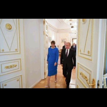 Президент России Владимир Путин встречается с Редакционным фото