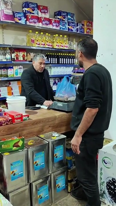 Opportunities should not be exhausted, blessings should not be enjoyed to the fullest. Cheap advantages should not be taken to the utmost, and wisdom should not be used up completely...