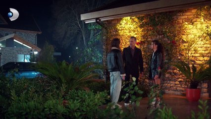 Kızlar Berrak'la görüşmek istemiyor! Güller ve Günahlar 9 Bölüm