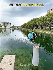 Normal skill VS King of parkour - RandomDude (360p, h264)