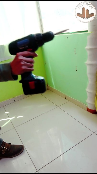 ESCRITORIO DE MELAMINA ABATIBLE MUY FACIL DE HACER EN LA PARED - Luis Lovon