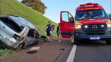 Golf capota na rodovia PRc-467, em Cascavel; Siate é acionado