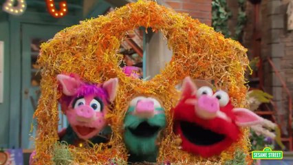 The Three Little Pigs with Elmo and Friends! 🐷🐷🐷| Sesame Street Full Episode
