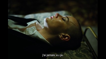 Bugonia Film Extrait - Les signes pour reconnaître une extraterrestre