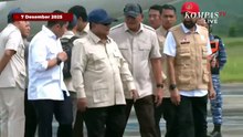 Prabowo Tiba di Aceh, Langsung Peluk Gubernur Muzakir Manaf usai Turun Pesawat
