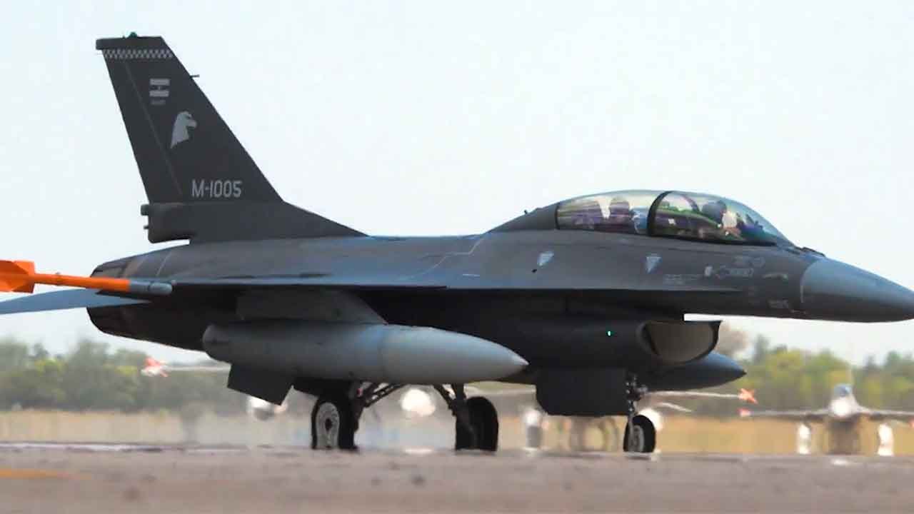 Efter mere end et årti ,Argentina får igen supersoniske jagerfly