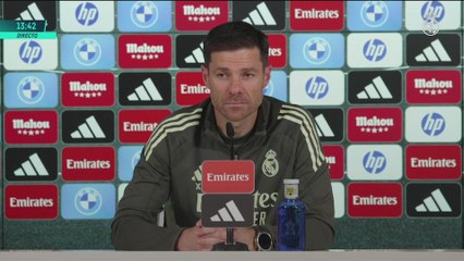 Xabi Alonso apuesta por Joan Martínez ante la plaga de lesiones en la defensa del Real Madrid