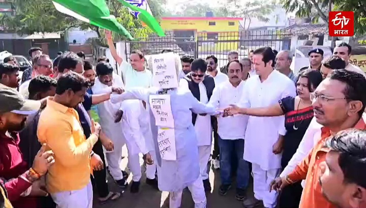 छत्तीसगढ़ में धान टोकन की बदइंतजामी पर सियासी बवाल, कांग्रेस ने साय सरकार का फूंका पुतला