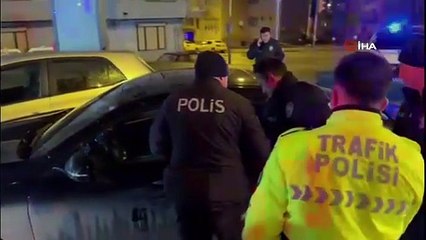 Alkollü trafik canavarı can yakamadan direksiyonda sızdı