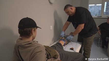 Ukraine: Wie ein Ärztepaar trotz knapper Mittel Leben rettet