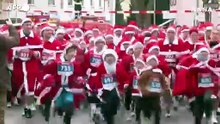 Michendorf si tinge di rosso, in centinaia alla corsa dei Babbi Natale