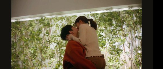 Kim Yoo jung South Korean actress intimate kissing scene