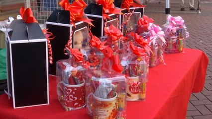 Centros comerciales se llenan en víspera del Día de la Madre: panameños realizan sus últimas compras