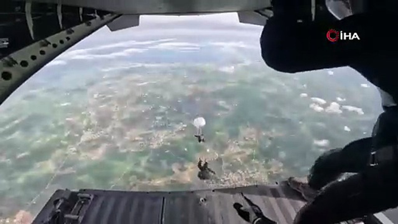 Turkish Forces Set Flag Parachute Record in Northern Cyprus