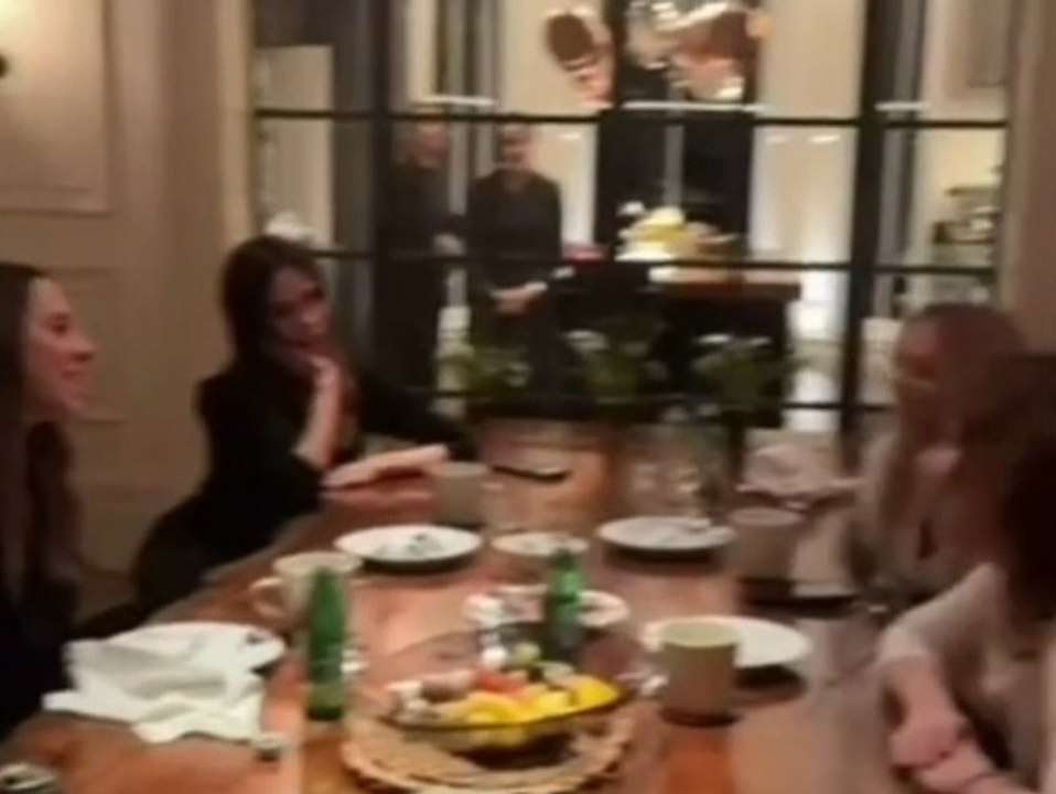 Nostalgie-Moment: Spice Girls fast komplett vereint