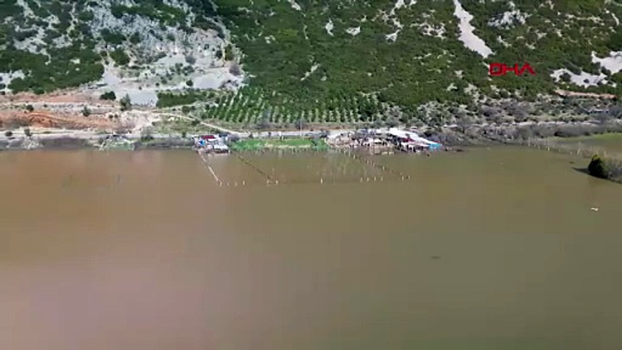 Sağanak yağış vurdu; tarım arazileri sulara gömüldü