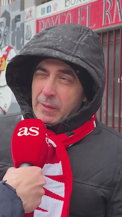 Los aficionados del Rayo cargan contra la directiva tras el aplazamiento contra el Real Oviedo