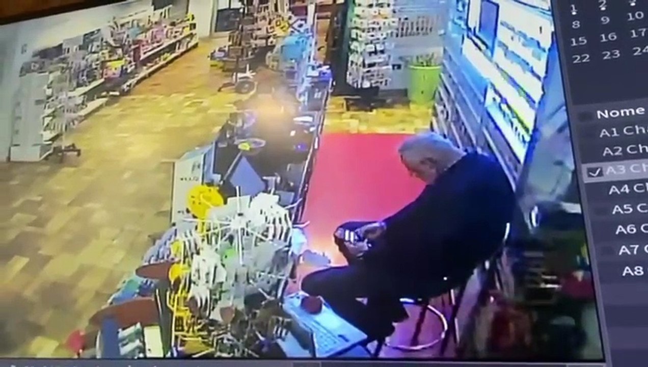 Alghero, il rapinatore messo in fuga dal titolare della tabaccheria