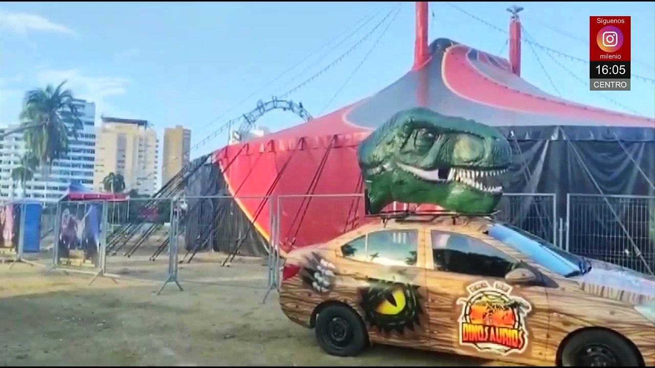 Trabajadores se manifiestan en Acapulco tras clausura de evento de dinosaurios