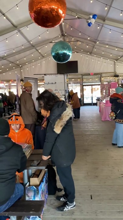 “Don’t say lazy” played at a winter anime festival