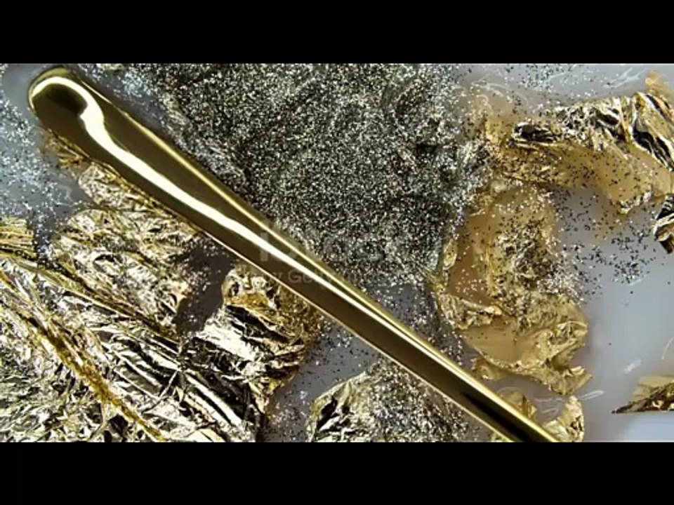 کیا ہر انسان دل ہی دل میں یہ توقع رکھتا ہے کہ وہ نعمتوں کا حق دار ہے؟ یہ ویڈیو انسان کی سوچ، شکر، آزمائش اور نعمتوں کے تصور پر ایک گہرا سوال اٹھاتی ہے۔ کیا نعمتیں ہمارا حق ہیں یا اللہ کی طرف سے ایک امانت اور امتحان؟ اس ویڈیو کو غور سے دیکھیں اور اپنی رائے