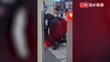 喝醉在北捷西門站大呼小叫嚇壞路人 醉漢被警方壓制管束