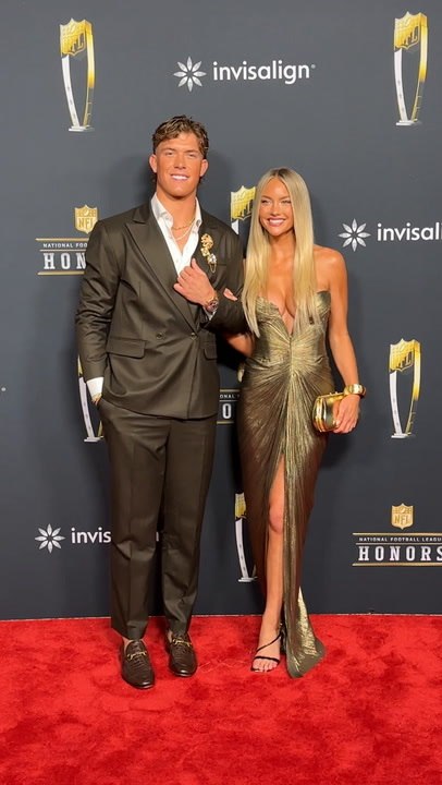 NY Giants QB Jaxson Dart and Marissa Ayers made their red carpet debut at the 2026 NFL Honors
