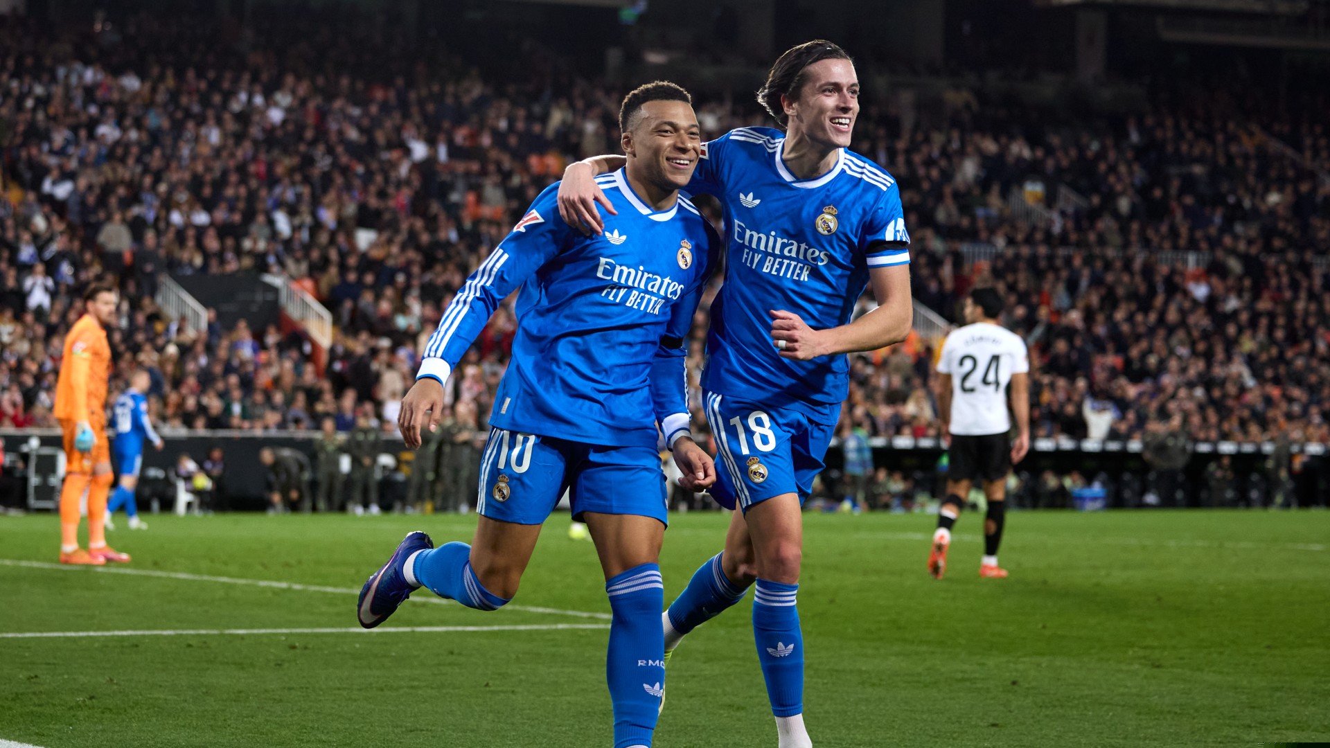 Valencia CF vs. Real Madrid - Game Highlights