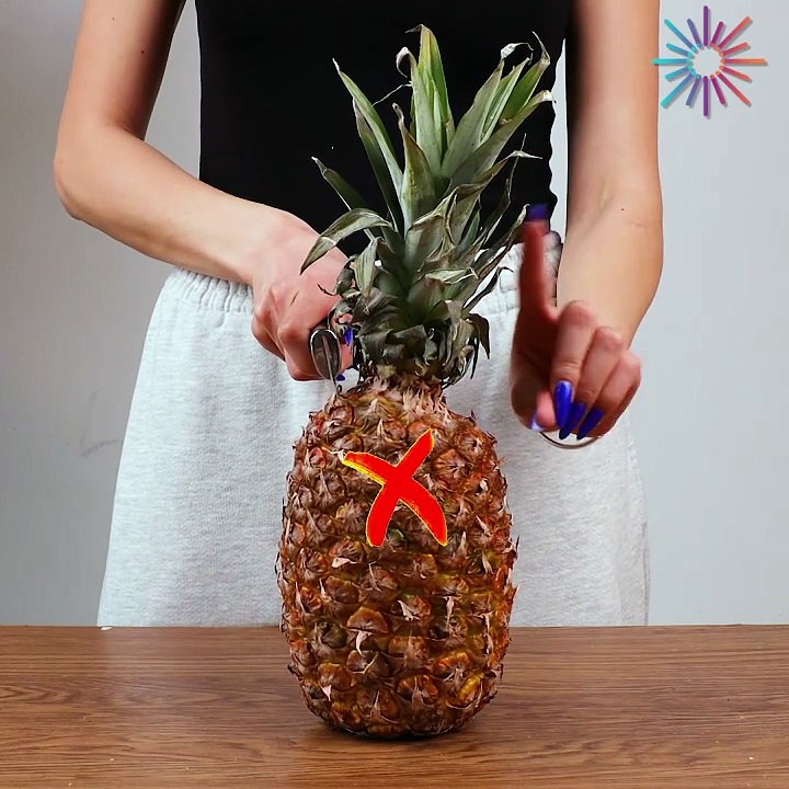 You’ve been cutting pineapple wrong 🍍