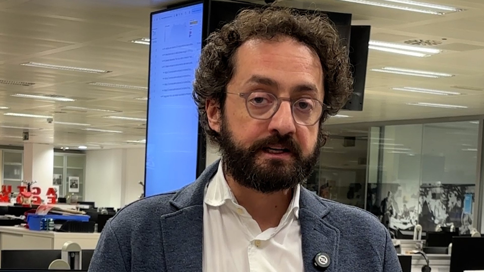 El an�lisis del director de EL MUNDO, Joaqu�n Manso, sobre los recientes comicios en Arag�n apunta a un fallo estrat�gico desde la direcci�n nacional del Partido Popular. Seg�n Manso, "G�nova ha le�do mal el momento pol�tico", una interpretaci�n que explicar�a por qu� la apuesta de Jorge Azc�n por adelantar las elecciones no ha cumplido con las expectativas generadas.