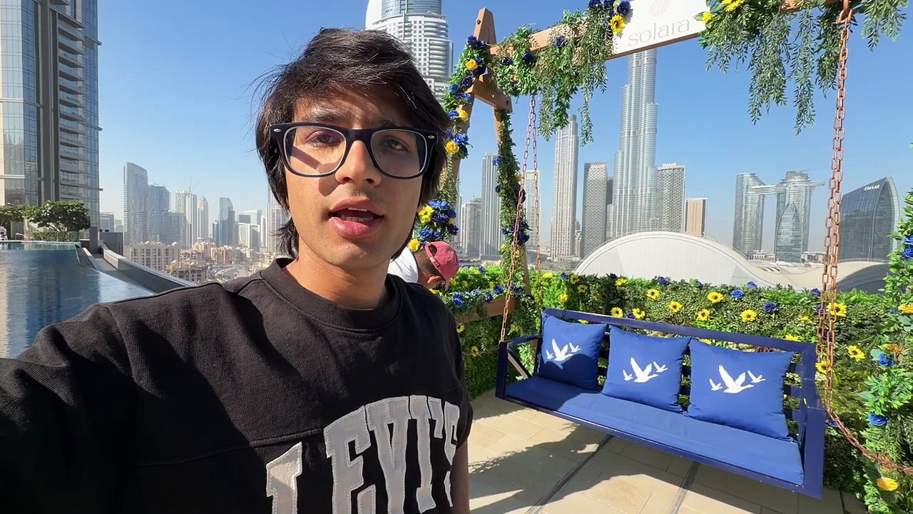 Ye Kaha aagye 😍 Dubai Mein