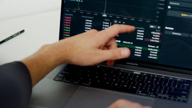 Stock Market में कैसे आई धुआंधार तेजी?
