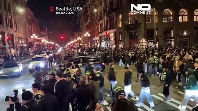 Adeptos festejam Super Bowl nas ruas de Seattle com fogo-de-artifício