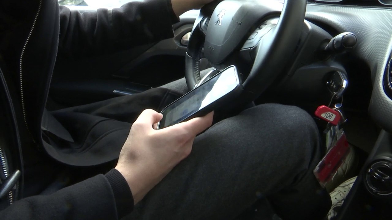 En Charente-Maritime, utiliser son téléphone au volant peut désormais coûter votre permis
