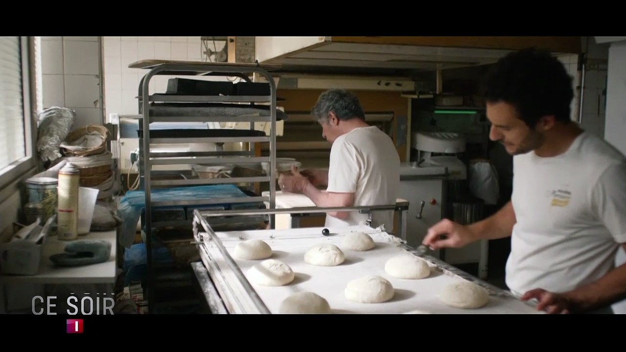 Bande-annonce de la série "La belle et la boulanger" avec Amir"