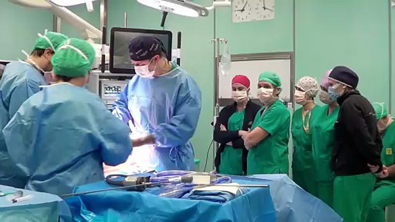 Uno dei primi interventi effettuati all?ospedale San Giuseppe di Empoli con il robot Da Vinci