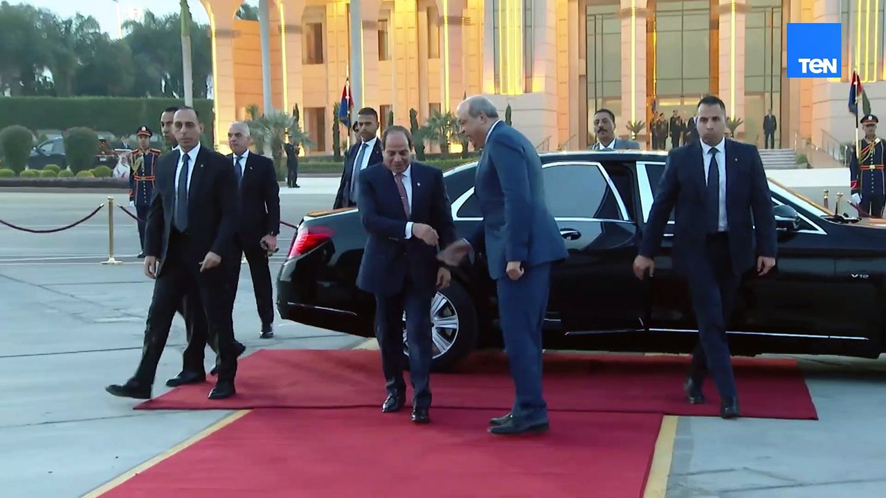 الرئيس عبد الفتاح السيسي يصل إلى العاصمة الإماراتية أبو ظبي في زيارة أخوية