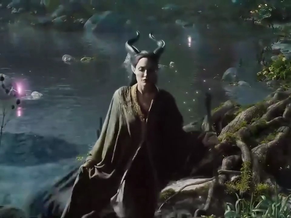 लड़के ने राजकुमारी को जादुई पानी पीला कर लूट 25 किलो के सोने के जादुई पंख