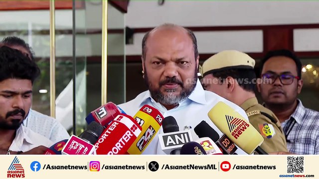 അവാർഡ് സ്വീകരിക്കണോ വേണ്ടയോ എന്ന് തീരുമാനിക്കേണ്ടത് ശശി തരൂർ: പി രാജീവ്