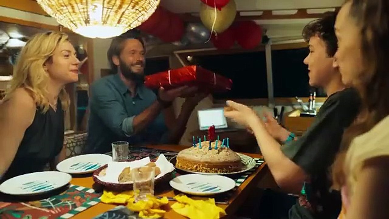 தீடீரென்று கடல் நீர் மொத்தமும் காணாமல் போனால்_!! Survive movie Review and Ex