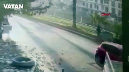 Polise çarpıp sosyal medyadan paylaştı! Gözaltına alınan sürücü eski eş çıktı