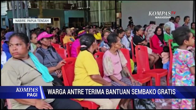 Ratusan Warga Nabire Antre Terima Bantuan Sembako Gratis