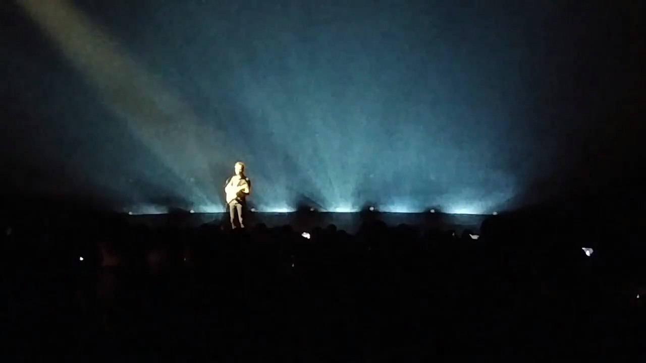 2017 - Vianney - Hommage à Johnny Hallyday – J’ai oublié de vivre (Amiens, 09 décembre)